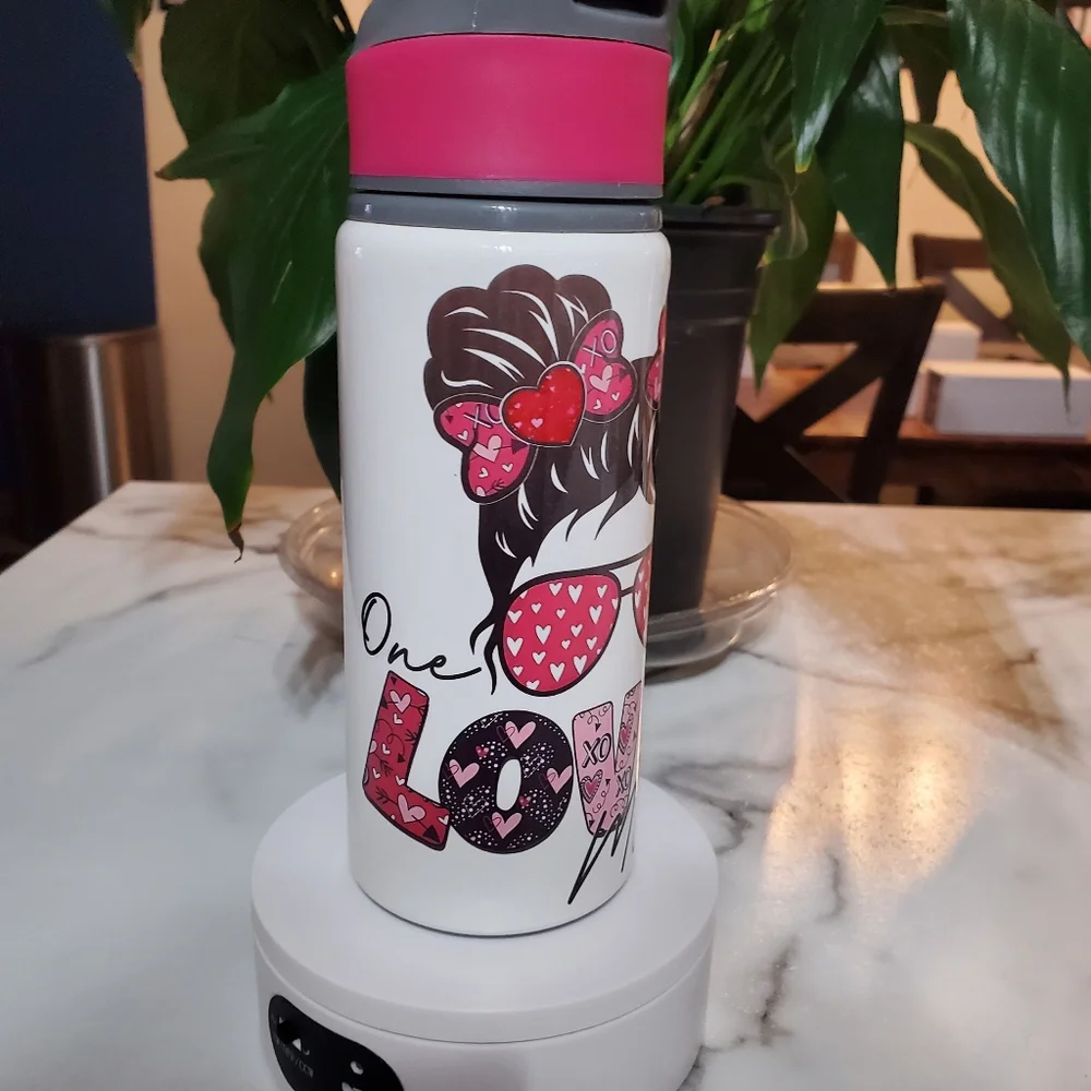 One Loved Minnie 20 oz Sport Water Bottle 🎉sale